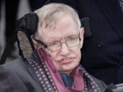 Stephen Hawking arrives for the Interstellar Live show at the Royal Albert Hall in London on March 30, 2015.