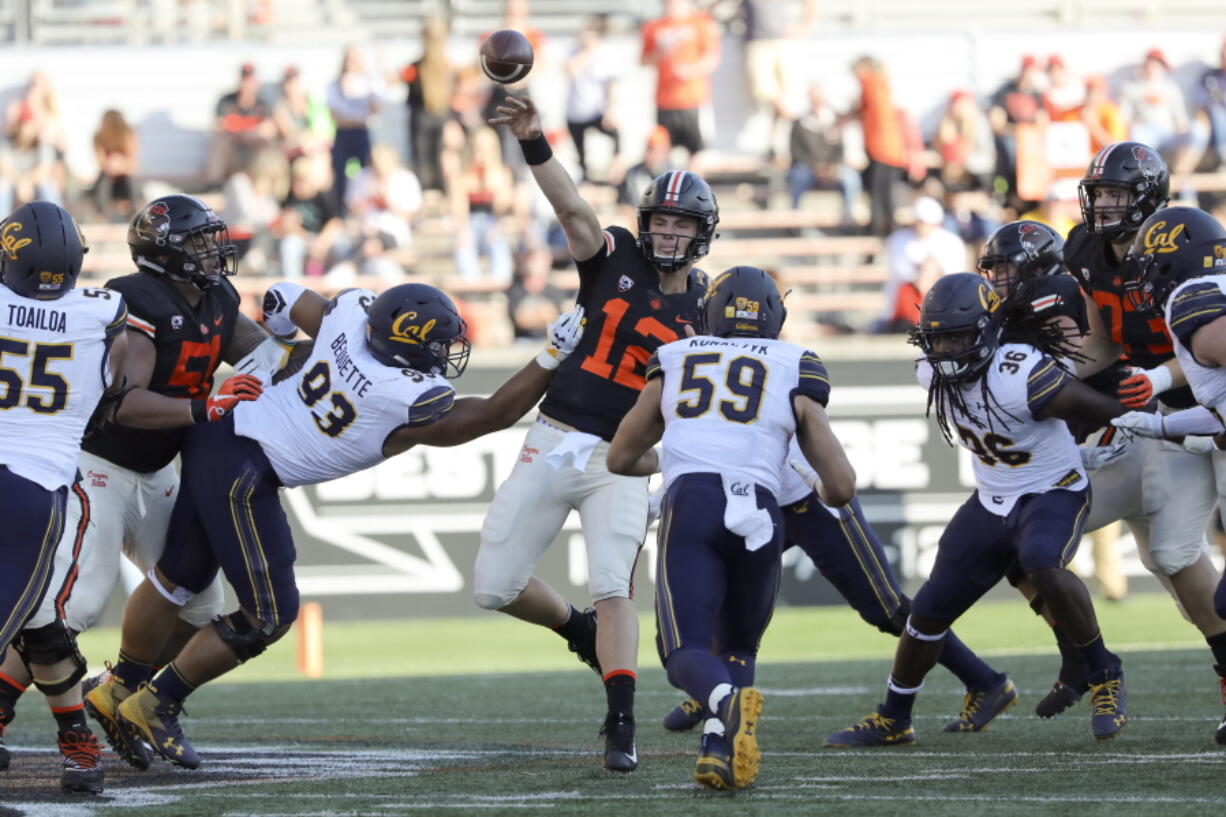 Oregon State quarterback Jack Colletto throws a pass during the second half of an NCAA college football game against California in Corvallis, Ore., Saturday, Oct. 20, 2018.