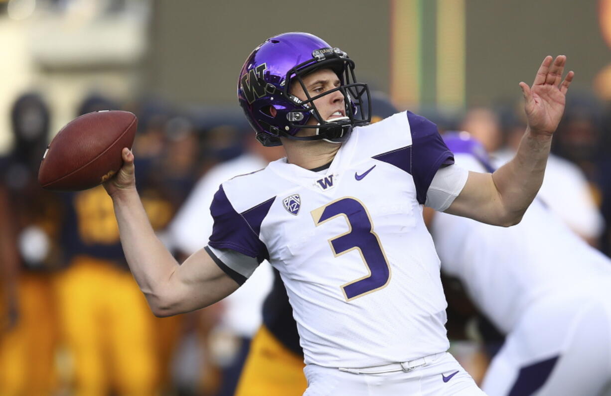 Washington quarterback Jake Browning (3) passes against California during the first half of an NCAA college football game Saturday, Oct. 27, 2018, in Berkeley, Calif.