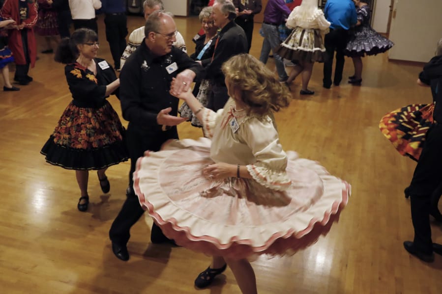 Square dancing community is 'cheapest therapy around' - The Columbian