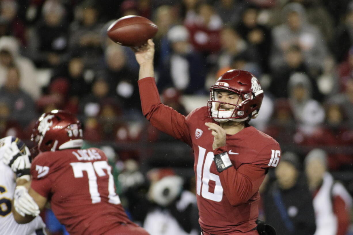 Washington State quarterback Gardner Minshew II (16) throw a pass during the first half of the team’s NCAA college football game against California in Pullman, Wash., Saturday, Nov. 3, 2018.