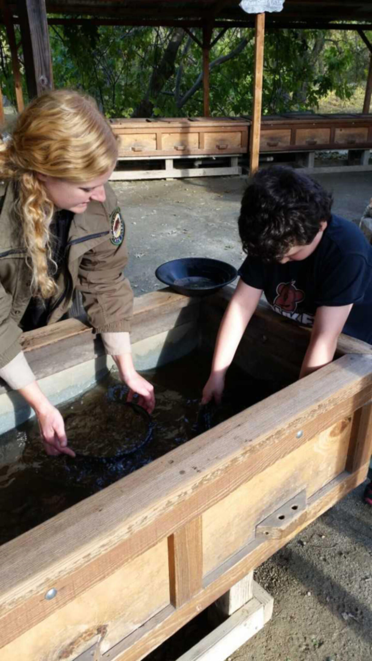 Panning for Gold, a perfect activity for Junior Rangers.