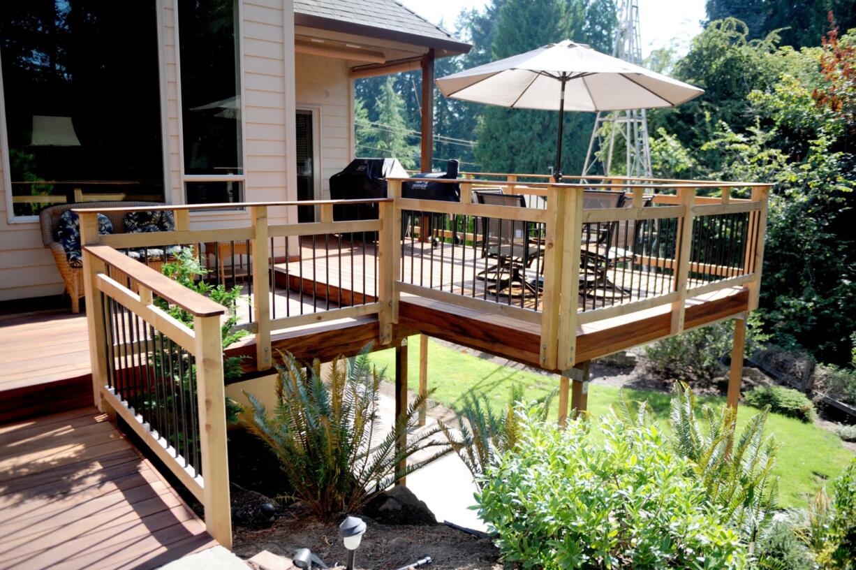 A deck doesn’t have to be large to make an impression.