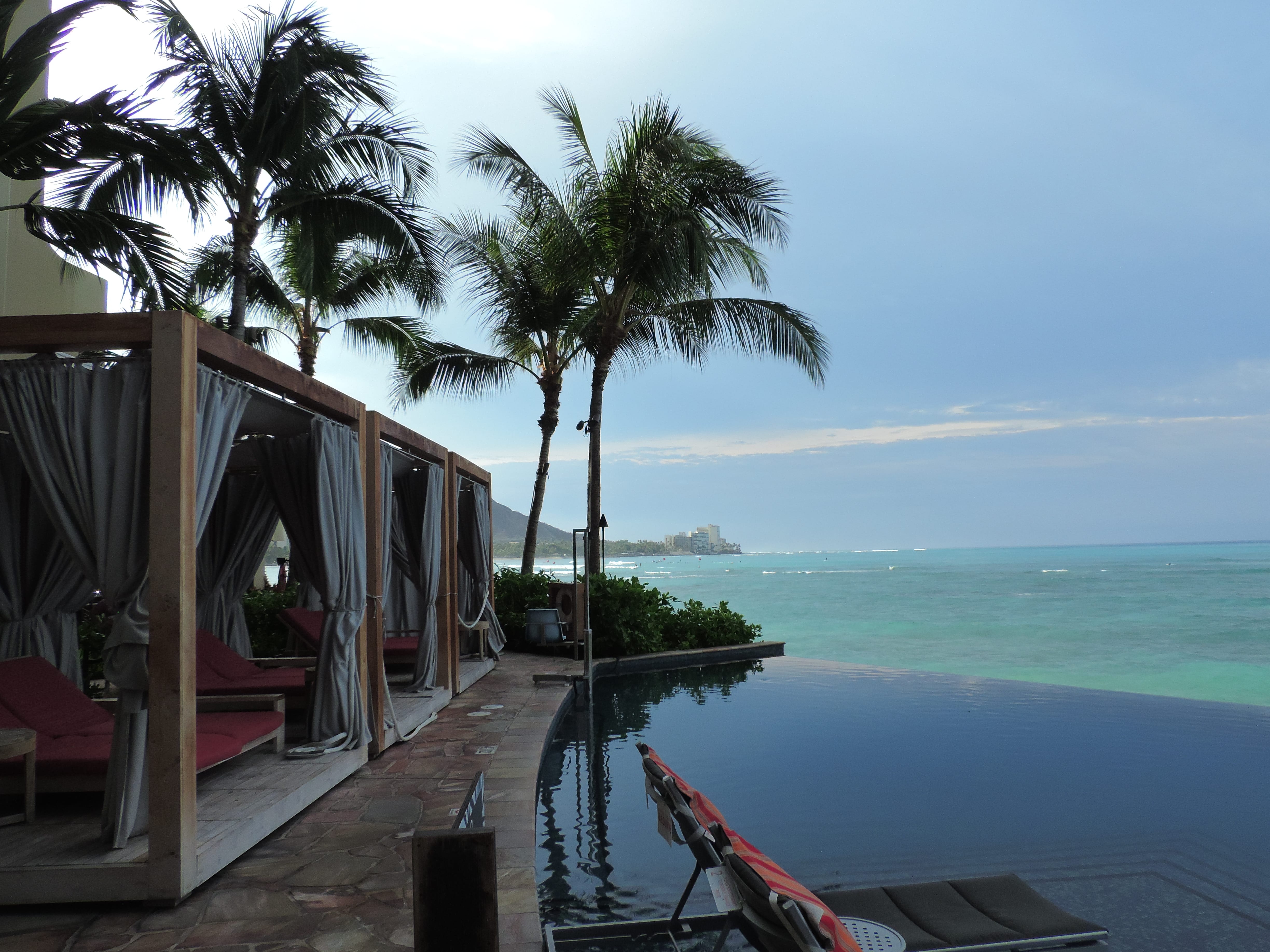 Hawaii's Infinite Beauty by the Infinity Pool … (Leslie Peterson)