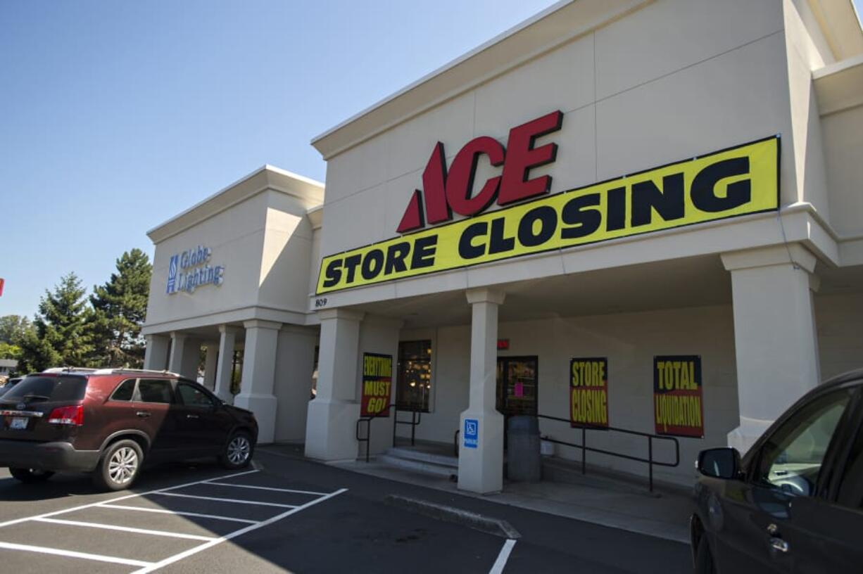 A large sign announces that Filbin’s Ace Hardware, located at 809 N.E. Minnehaha St., is closing.