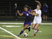 Columbia River’ midfielder Yaneisy Rodriguez (8), now a senior, helped the Chieftains place third in state last year. Randy L.