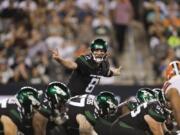 New York Jets&#039; quarterback Luke Falk calls out to his teammates during the second half of an NFL football game against the Cleveland Browns Monday, Sept. 16, 2019, in East Rutherford, N.J.