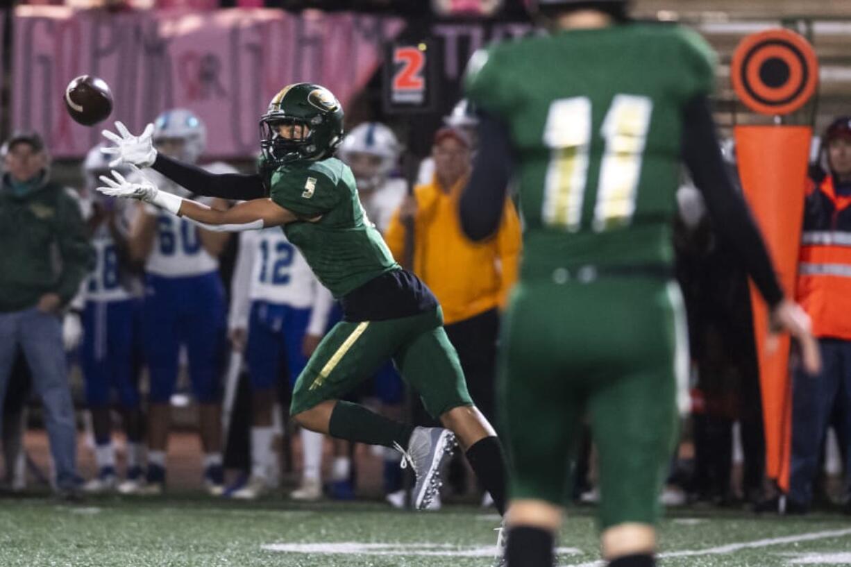 Evergreen&#039; Jaylen Fite reaches for a pass during a game against Mountain View.