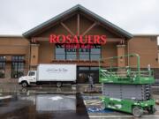 The region&#039;s fastest-growing city will have its first supermarket beginning Dec. 7. Rosauers, a Spokane-based chain, will open its store that morning in Ridgefield&#039;s new Discovery Ridge development.