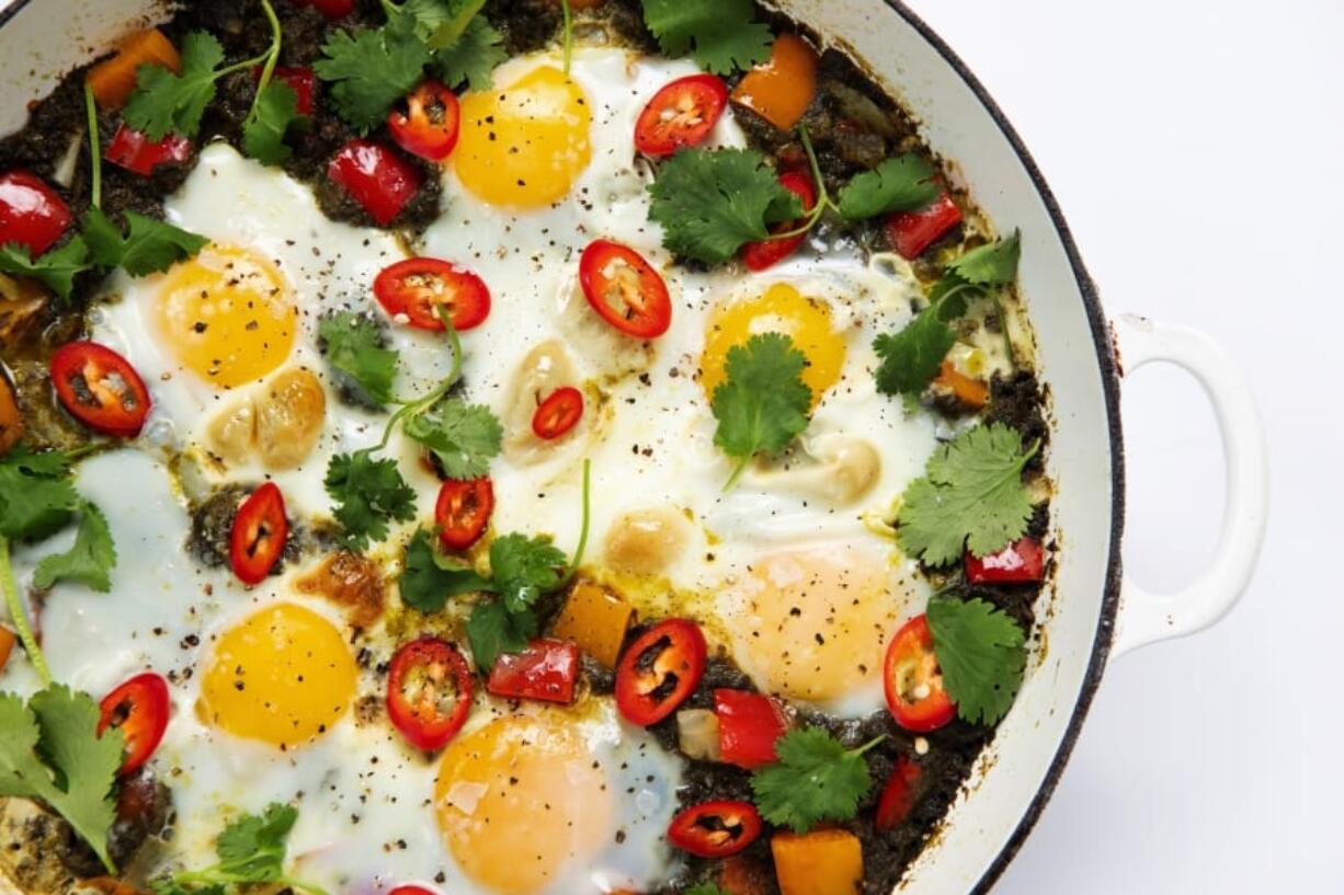 Serve this Palak Paneer SHakshuka straight out of the pan.