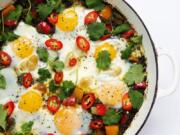 Serve this Palak Paneer SHakshuka straight out of the pan.