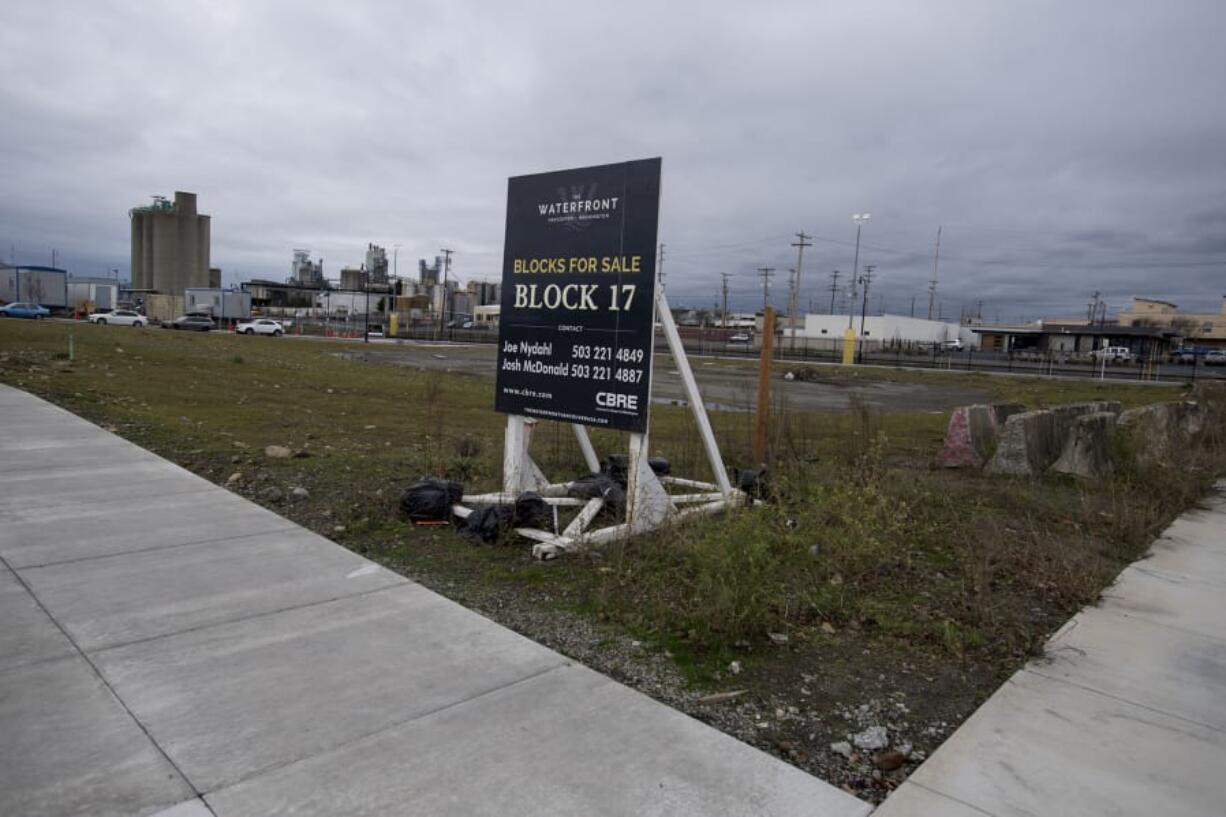 The newest plans for the next building at The Waterfront Vancouver show a six-story, mixed-use building that holds 172 apartments on Block 17, on the second row of the waterfront.