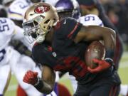 Former San Francisco 49ers running back Carlos Hyde (28) signed with the Seattle Seahawks on Thursday, May 28, 2020.