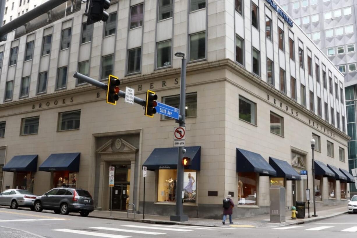 FILE - This May 6, 2020, file photo shows a Brooks Brothers store in Pittsburgh. The fashion retailer Brooks Brothers is filing for bankruptcy protection. The company that says it&#039;s put 40 U.S. presidents in its suits survived a pair of world wars and navigated through casual Fridays and a loosening of dress standards even on Wall Street, but the coronavirus pandemic pushed the 200-year-old company into seek Chapter 11 protection Wednesday, July 8, 2020.  (AP Photo/Gene J.