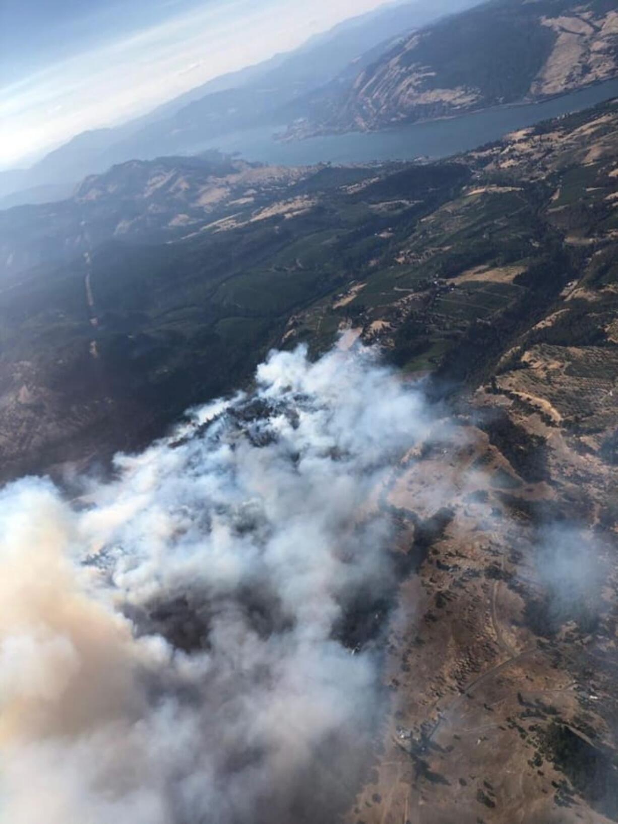 The Mosier Creek Fire was about 800 acres Thursday morning. Active fire behavior in some areas hampered fire crew&#039;s efforts to establish containment lines overnight.