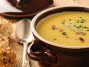 Corn cream soup with bacon chowder.