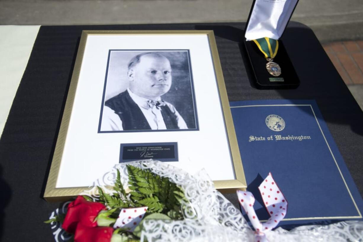 Explorer Scout Ryan Wood, great-great grandson of fallen Sheriff Lester Wood, receives a Medal of Honor in Lester Wood&#039;s name at the 2015 Annual Law Enforcement Memorial Ceremony.