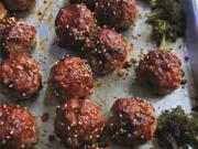 A sheetpan dinner of meatballs and broccoli comes together in short time, with no mess.