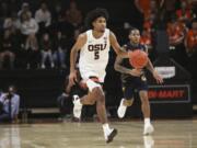 Oregon State&#039;s Ethan Thompson (5) returns after a solid junior season where he averaged 14.8 points, 4.2 rebounds and 4.5 assists.