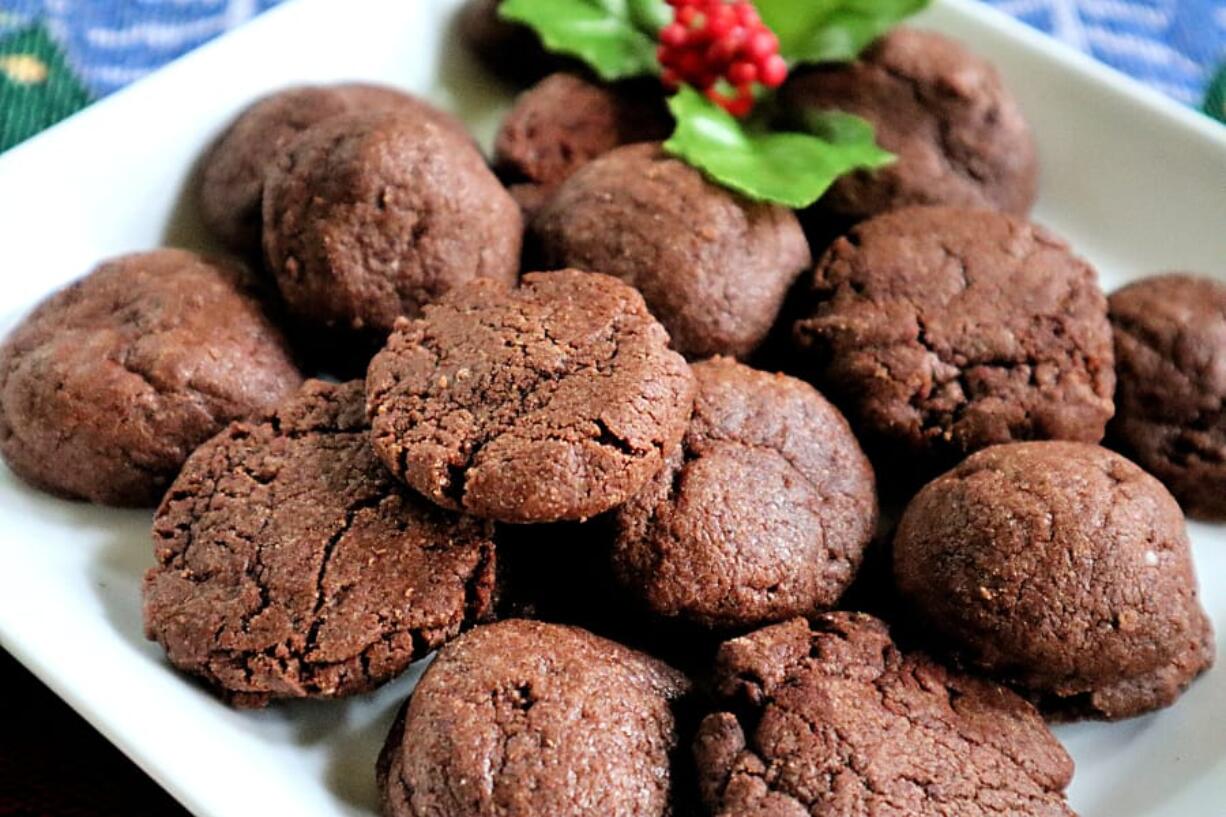 Mexican chocolate Christmas cookies are kissed with cinnamon and a dash of chili pepper.