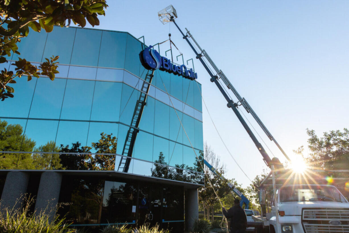 BlueNaluCfUs signage installation at their nearly 40,000 square foot pilot production facility in San Diego.