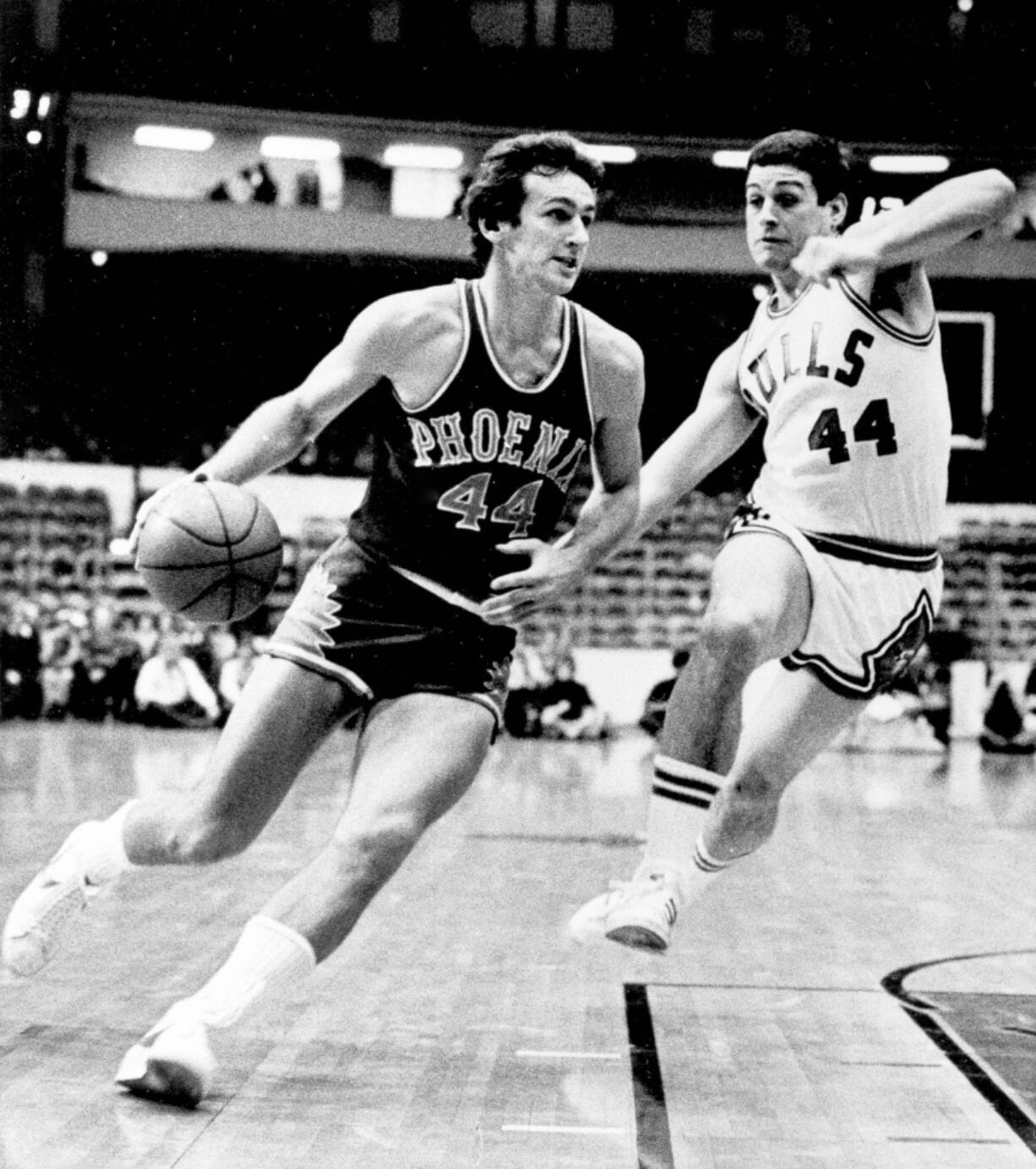 Phoenix Suns&#039; Paul Westphal (44), pictured here playing in 1976, has died. The Hall of Fame basketball player&#039;s death was confirmed by the Phoenix Suns on Saturday, Jan. 2, 2021. He was 70.