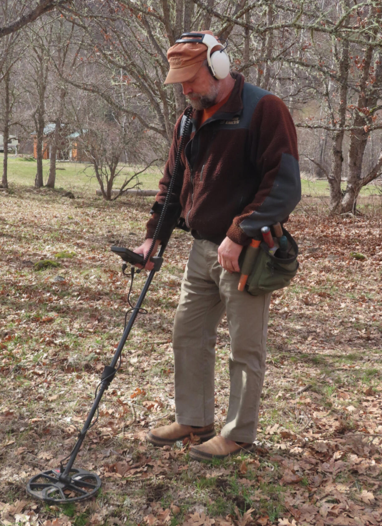 Del Witters of Lyle is an expert &quot;detectorist&quot; -- a metal detector operator -- who travels the region locating lost jewelry and other items. During February&#039;s snowstorm he was called into action five times, and drove from his home in Lyle to locations such as Woodland, Salmon Creek, Portland and McMinnville, Ore.