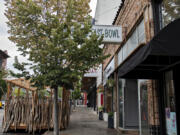 Oriental Fast Bowl on Main Street in downtown Vancouver has closed its doors permanently. The space will soon be occupied by a new Eastern European restaurant.