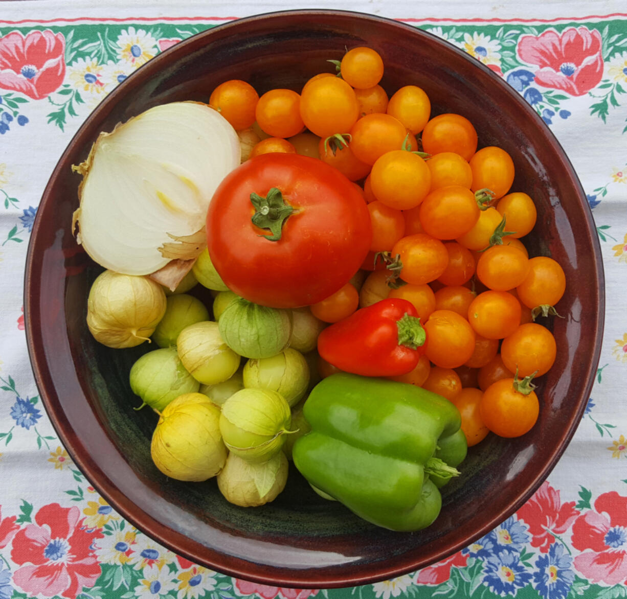 What to do with all these tomatillos, tomatoes and peppers from my garden? Make salsa, of course!