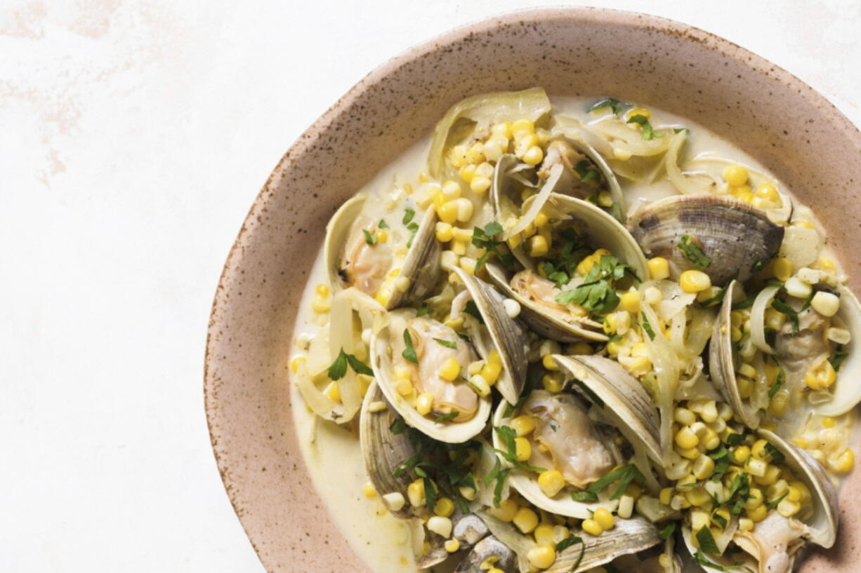 A recipe for steamed clams with corn, fennel and cr?me fra?che.