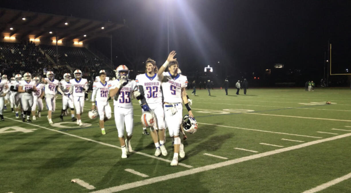 The Ridgefield Spudders thank their fans after a 63-38 loss to Squalicum on Saturday in the 2A state quarterfinals.