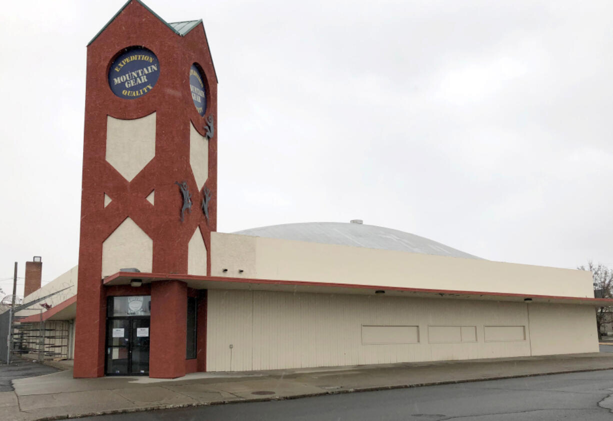 The former Low Cost Food Market, built in 1951 at the corner of Baldwin Avenue and Division Street, had been the home of Mountain Gear until it closed recently. The supermarket was part of a trend in the 1950s toward larger grocery stores.