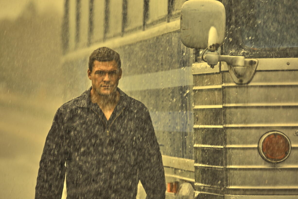 Alan Ritchson as Jack Reacher in a scene from the Amazon series "Reacher." (Amazon)