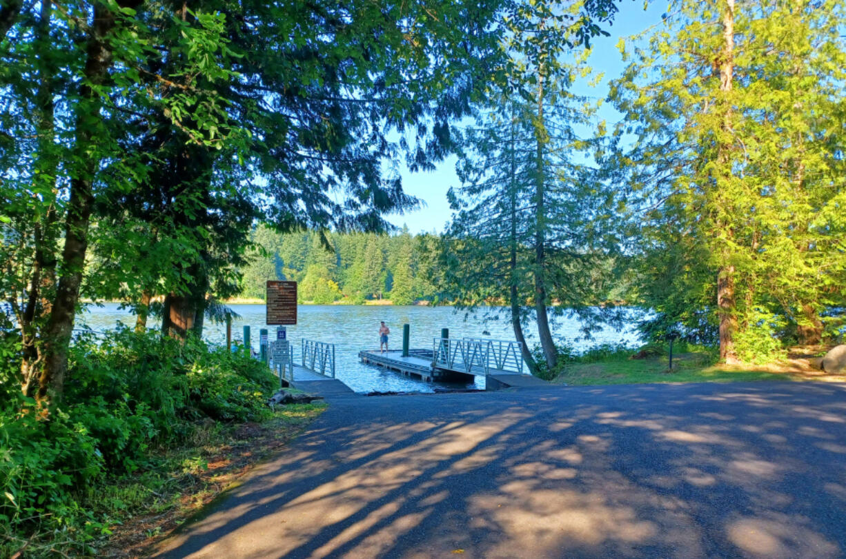 When you see the lakeshore neighborhood's private boat launch and docks, you're about halfway between the trail's north and south ends.