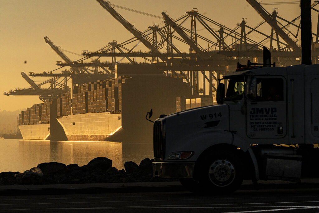 West Coast dockworkers still talking after contract expires The