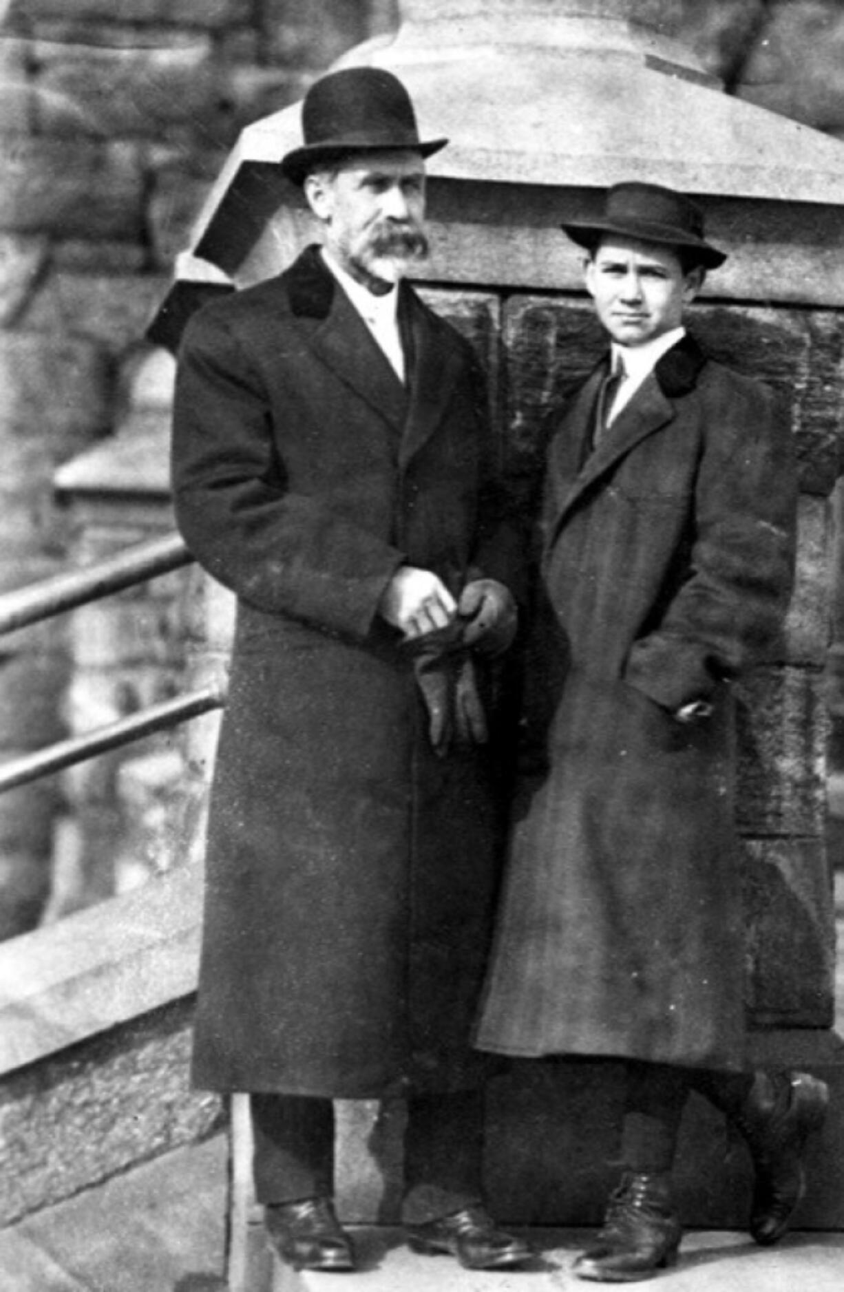 Avard Tennyson Fairbanks (1897-1987) with his father, John B. Fairbanks, in New York City. The Art Students League had just awarded the 13-year-old a scholarship in 1911. In 1929, the up-and-coming artist designed and unveiled the Pioneer Mother Memorial, which some interpret as representing Esther Short.