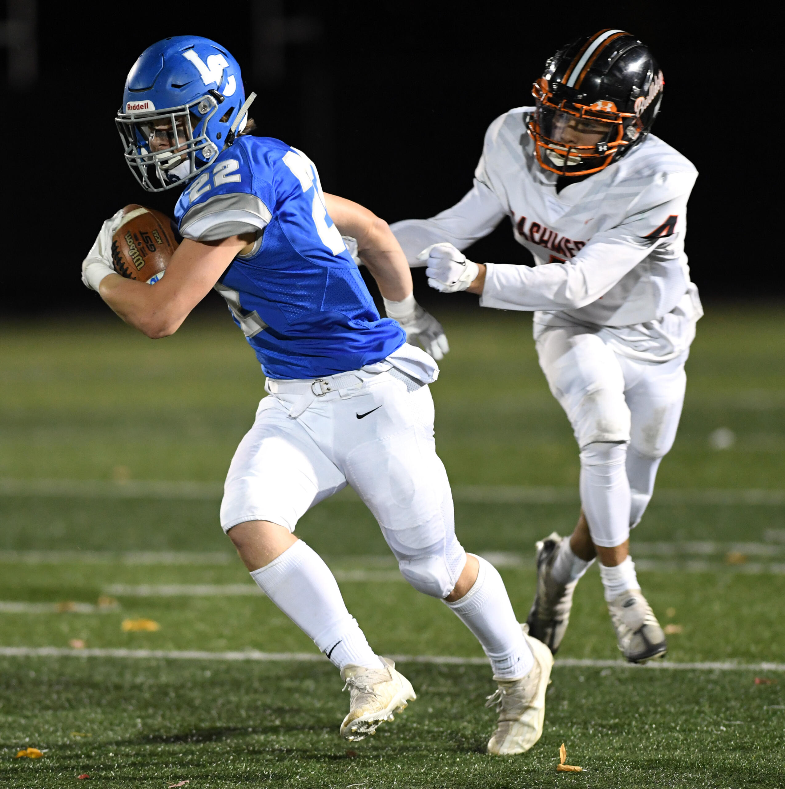 La Center senior Levi Giles evades a tackle Friday, Nov. 11, 2022, during the Wildcats’ 22-17 loss to Cashmere in the 1A state playoffs Woodland High School.