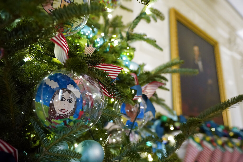 White House holiday decorations embrace 'We the People' theme for 2022