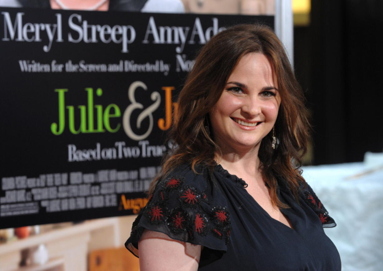 FILE - Author Julie Powell attends the premiere of "Julie & Julia" at The Ziegfeld Theatre, in New York, on July 30, 2009. Powell, who became an internet darling after blogging for a year about making every recipe in Julia Child,??s ,??Mastering the Art of French Cooking,,?? leading to a book deal and a film adaptation, died of cardiac arrest on Oct. 26, 2022, at her home in upstate New York. She was 49.