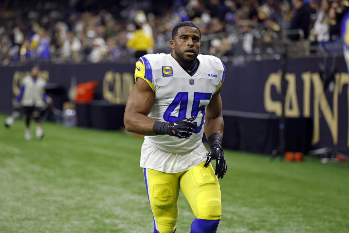 Los Angeles Rams linebacker Bobby Wagner (45) will likely have a lot of pregame reunions when the Rams face his old team, the Seattle Seahawks, on Sunday, Dec. 4, 2022.