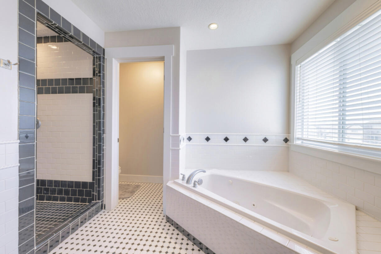 Doorless walk-in showers are a great way to upgrade your bathroom into a place of pure luxury.