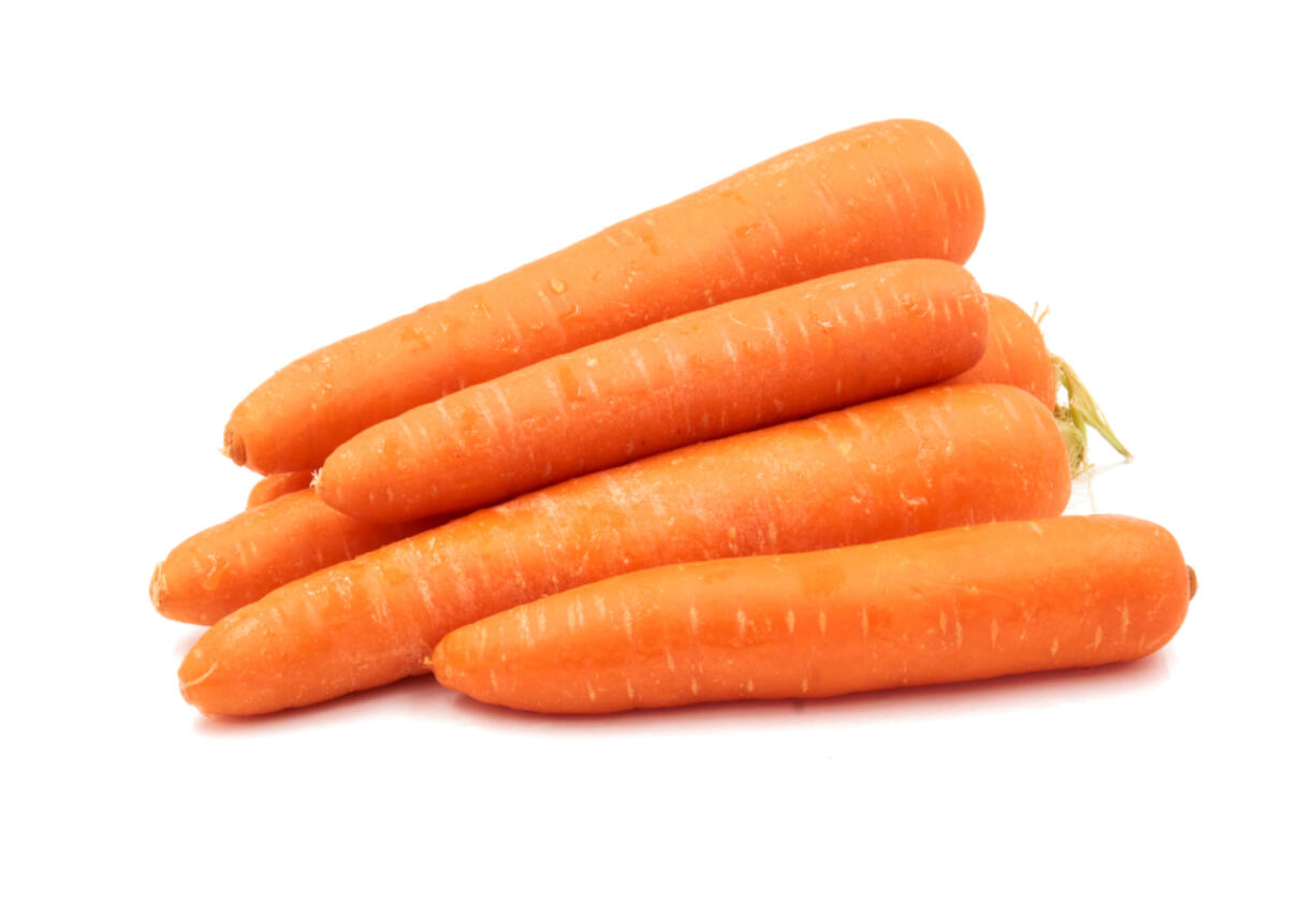 Carrots have heart-healthy fiber. According to the USDA, one regular raw carrot provides 1.7 grams.