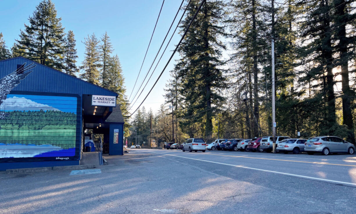 Vehicles park across from the Lakeside Market on state Highway 500 in the Everett Street Corridor, which stretches from the Lake-Everett roundabout to the city of Camas' northern boundary.