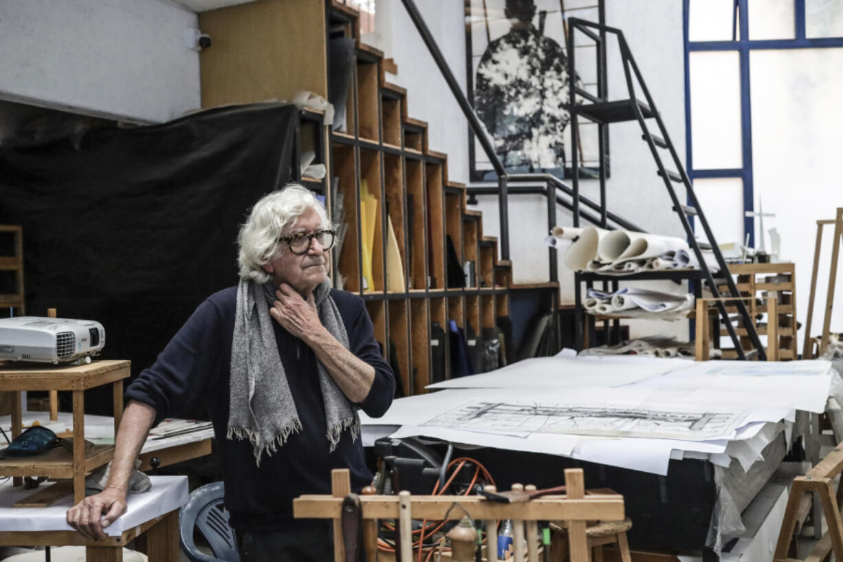 Italian artist Narcissus Quagliata, in his studio in Valle de Bravo, Mexico, is the master of the glass-fusion technique.