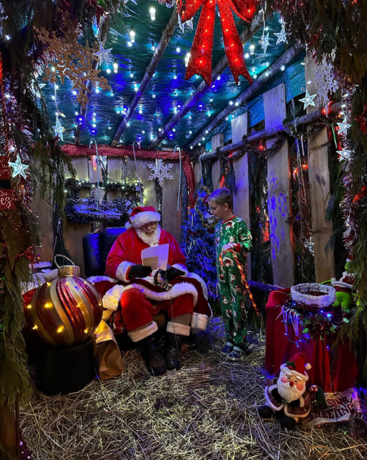 This holiday season, La Center citizen Bryan Miller transformed his home into a Christmas winter wonderland for his community to enjoy.