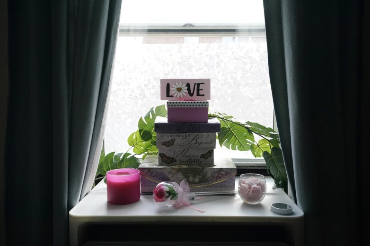 Decorations adorn one of Regina Fred&rsquo;s window-mounted heat pumps in her apartment in the Queens borough of New York, on Thursday, Feb. 29, 2024. The heat pump, part of a pilot project by the New York City Housing Authority, is aimed at cutting energy costs and lowering emissions.