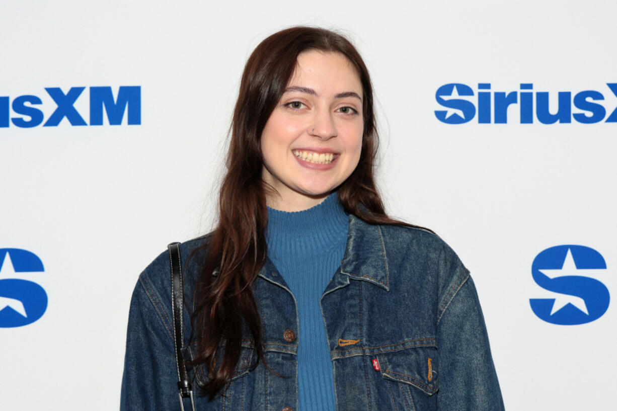 Lizzy McAlpine visits SiriusXM Studios on March 28 in New York.