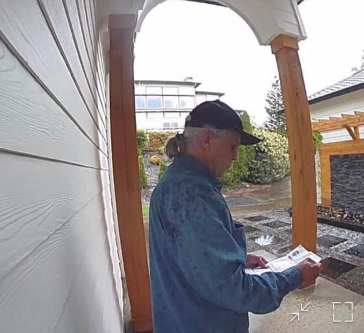 The Clark County Sheriff’s Department is looking for a serial burglar who appears to be posing as a door-to-door salesman.