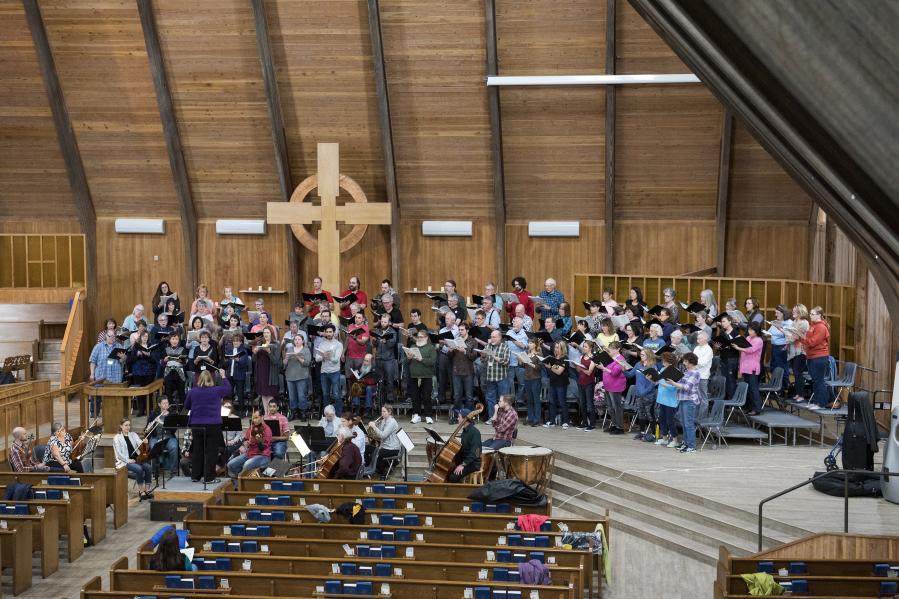 Music director Jana Hart leads the Vancouver USA Singers in a 2018 rehearsal. The group later changed its name to Vancouver Master Chorale.