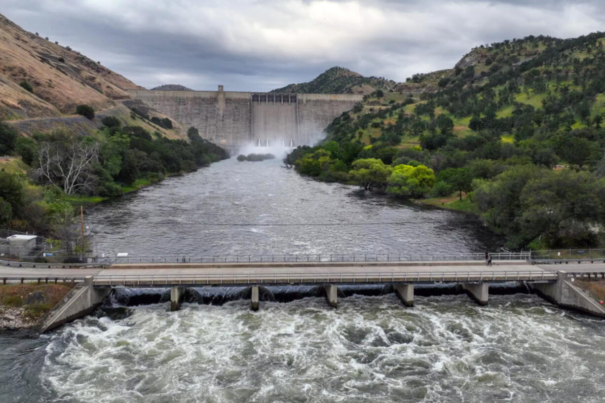 Water released from Pine Flat Dam flows into the King&Ccedil;&fnof;&Ugrave;s River in May 2023.